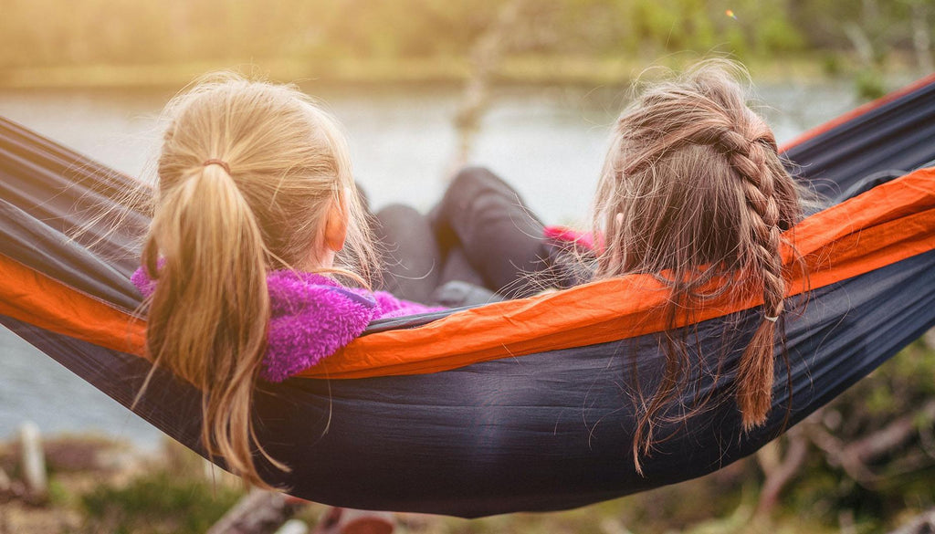 Wann fängt die Pubertät an? Schon mit 10 Jahren? Kids Deo, Oder früher? Deo für Kinder & Teenager - youfreen, Deo Teens, Deo Jungs, Deo JUngs, Schwitzen in der Pubertät, Warum ein Deo für Kinder, Aloe Vera, unbedenkliches Deo für Kinder